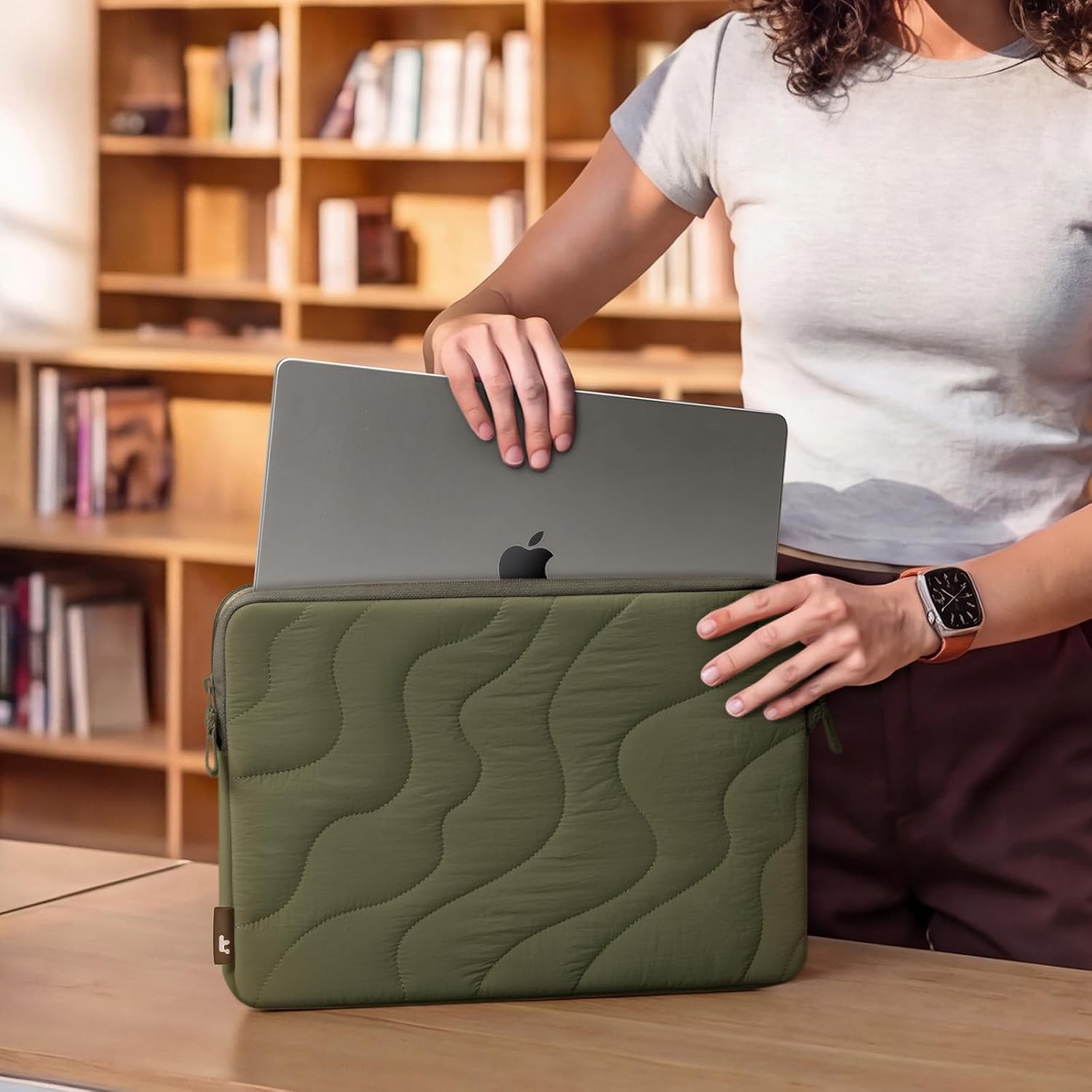 360 Protective Puffy Laptop Sleeve for 13-inch MacBook Air & MacBook Neo Apple