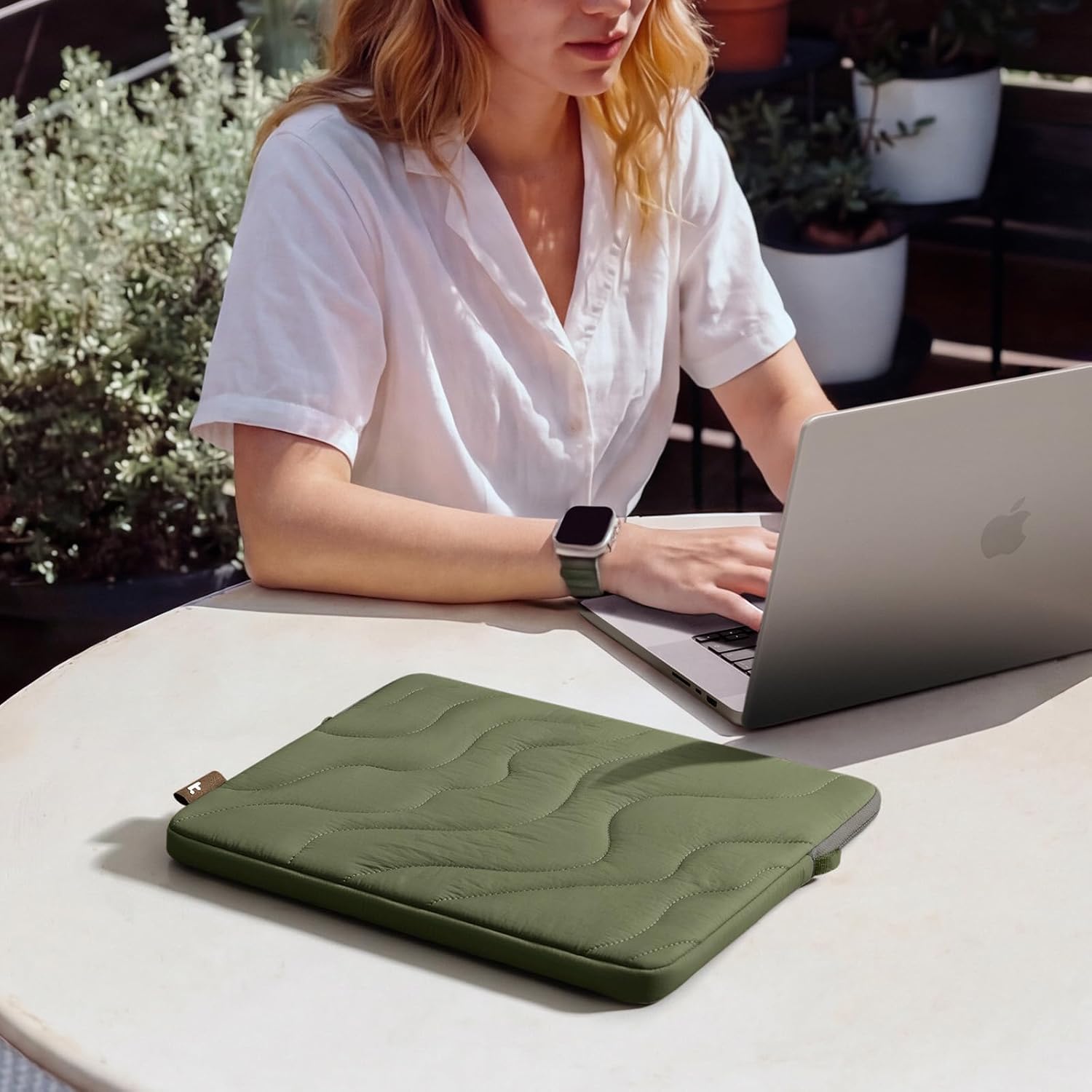 360 Protective Puffy Laptop Sleeve for 13-inch MacBook Air & MacBook Neo Apple