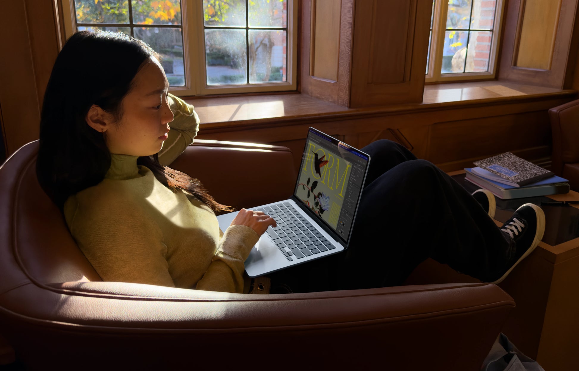 Apple MacBook Air 15-inch (M5 Chip, Liquid Retina Display) 10-core CPU • 10-core GPU • 16-core Neural Engine-10